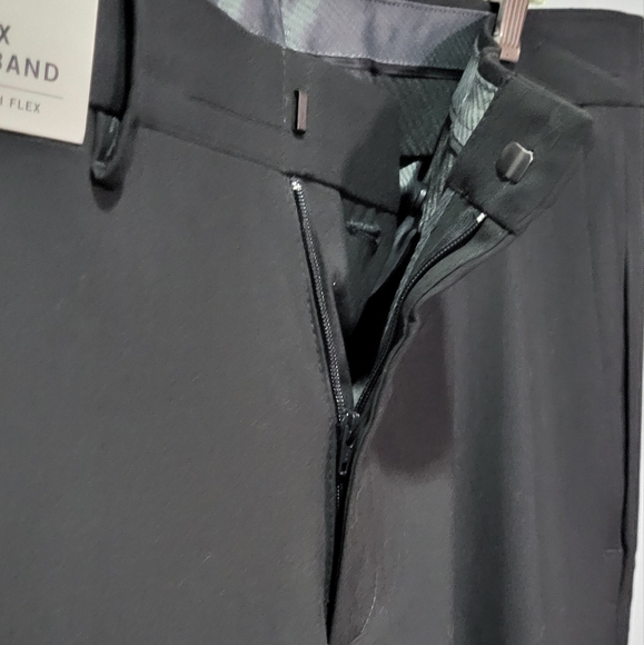 Reaction Kenneth Cole Men's NWT Black Slim Fit Pleated Dress Pants Sz 34W x 32L - Picture 6 of 12